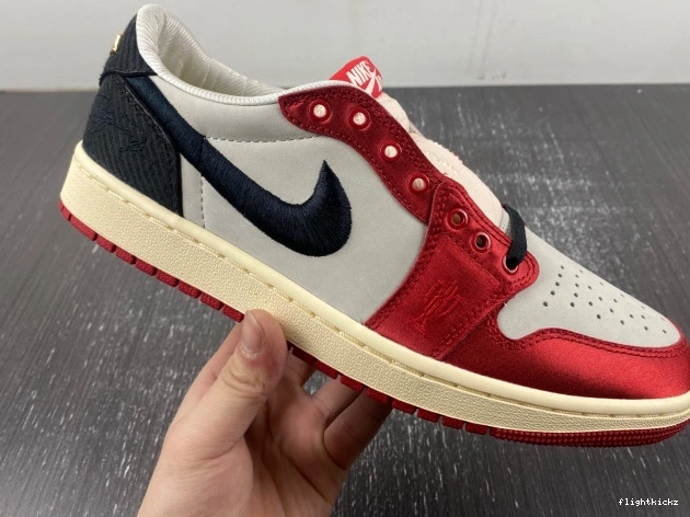OG x 1 Low Jordan Trophy Room Air Away FN0432-100 0811